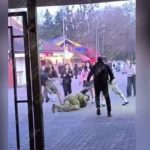 В Киеве подростки избили военного: двоих задержала полиция