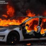 Россияне ударили по Запорожью: повреждена многоэтажка, погибла женщина, есть раненые