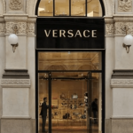 Prada покупает Versace за $1,375 млрд и объединит два крупнейших имени в итальянской моде