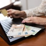 Клієнтів Приватбанку попереджають про телефонних шахраїв