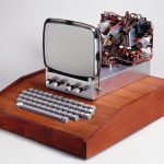 Для чего придумали первый в мире монитор