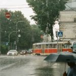 На выходных в Украине прогнозируют дожди, грозы и шквалы