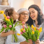 День матери 11 мая: лучшие поздравления в стихах, прозе и открытках для любимых мам