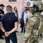 ГБР задержало Емельянова на выходе из Печерского суда, который выпустил его из-под стражи – источник