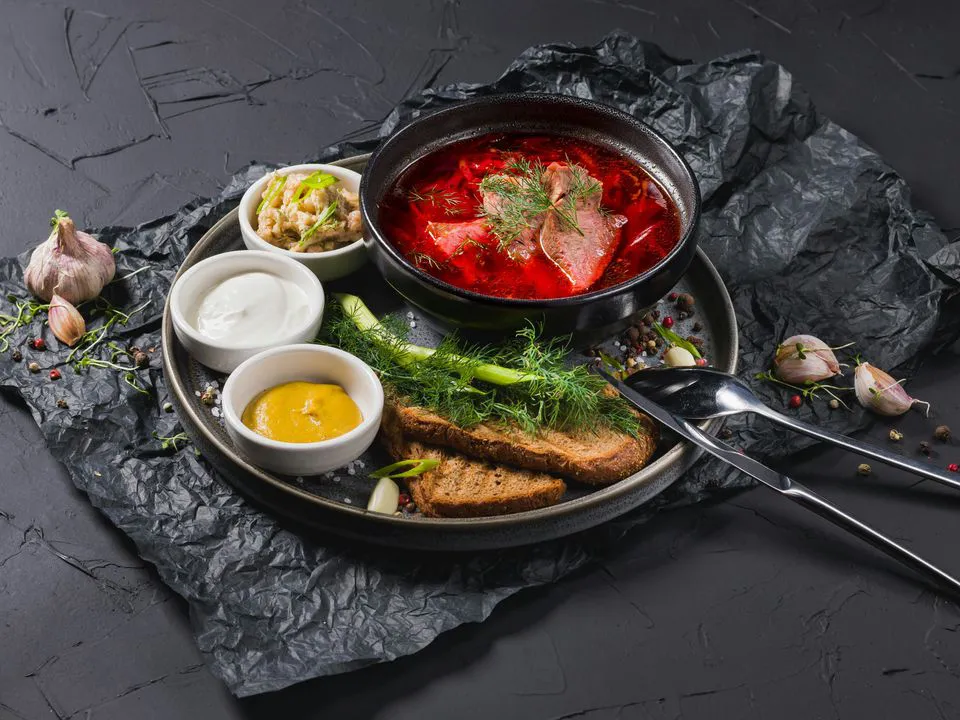 Какой продукт нейтрализует запах чеснока