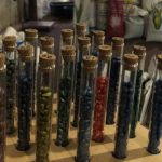 На Київщини ліквідували мережу підпільних цехів, де виготовляли насіння під виглядом відомих брендів