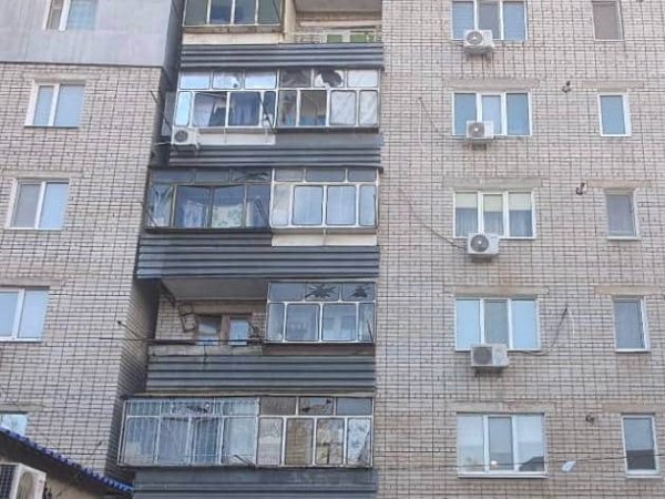 Россияне атаковали Никополь: повреждены магазины, спортклуб и 2 многоэтажки