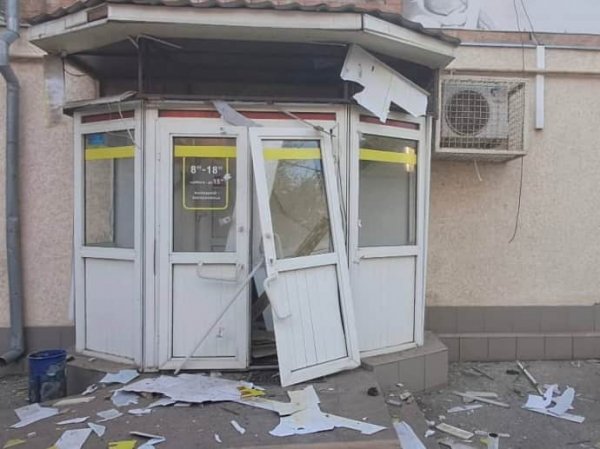 Россияне атаковали Никополь: повреждены магазины, спортклуб и 2 многоэтажки
