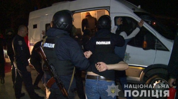 Винница: полиция задержала 50 человек, которые захватили завод