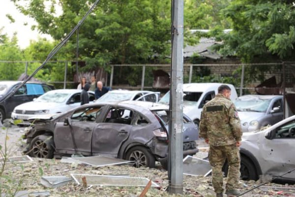 Поврежденные дома, уничтоженные авто и десяток пожаров – последствия российских ударов по Киеву