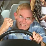 Правительство меняет правила для водителей после 65 лет: что предлагают?