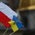 Опрос: 46% поляков хотели бы приостановить военную помощь Украине