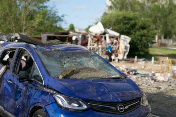 Россияне комбинированно атаковали Смелу: повреждены многоэтажки, шесть человек ранены