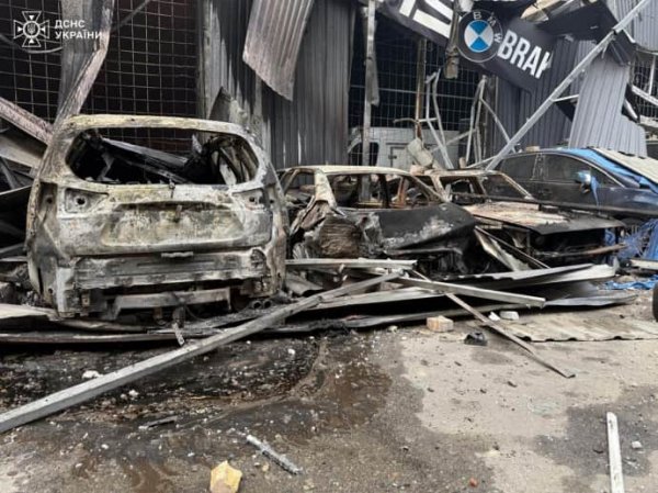 Удар по Киеву: ГСЧС говорит об угрозе обвала конструкций многоэтажки