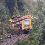 В Германии пассажирский поезд сошел с рельсов: трое погибших и 34 раненых