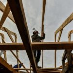 Уряд збільшив оплату за суспільно корисні роботи на прифронтових територіях на третину