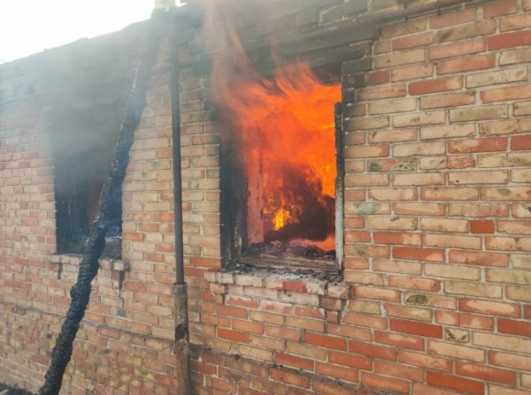 Россия атаковала Днепропетровскую область дронами и "Градами": есть разрушения и пожары