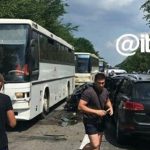 Машины Управления госохраны попали в аварию с автобусами с детьми