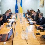 Україна обговорила із МВФ фінансові потреби і реформи