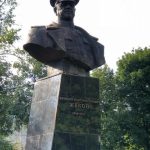 Институт нацпамяти обратился в ГПУ из-за восстановленного памятника Жукову