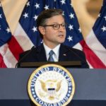 Конгресс США не будет принимать санкции против России без согласования с Трампом – спикер Джонсон