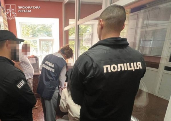 В Кировоградской области 18 чиновников, подрядчиков и депутатов подозревают в злоупотреблениях на сумму почти 80 млн гривен
