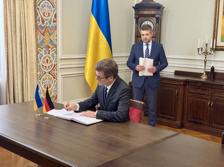 Министерство иностранных дел Украины приняло копии верующих в новом послу Германии