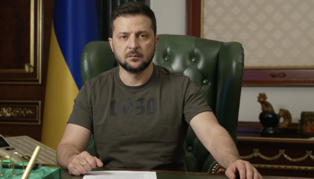 Зеленски призвал партнеров не давать России время на войну, а наложить санкции