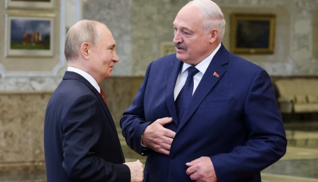 Путин и Лукашенко переходят от ядерного шантажа к беспилотникам в качестве инструмента давления — эксперт