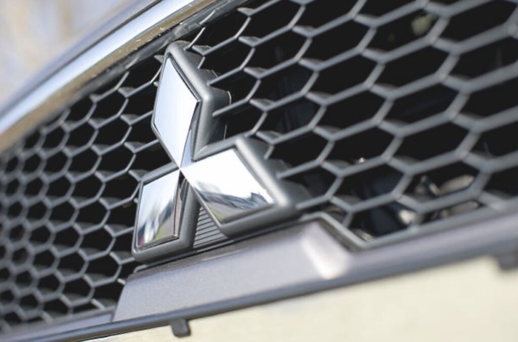 Заміна запчастин на автомобілях Mitsubishi: що варто міняти вчасно і на що звертати увагу