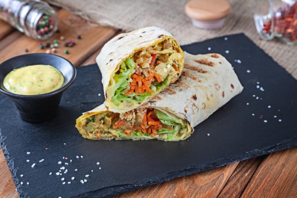 Как приготовить вкусный соус для шаурмы дома: 2 простых рецепта Как приготовить вкусный соус для шаурмы дома: 2 простых рецепта