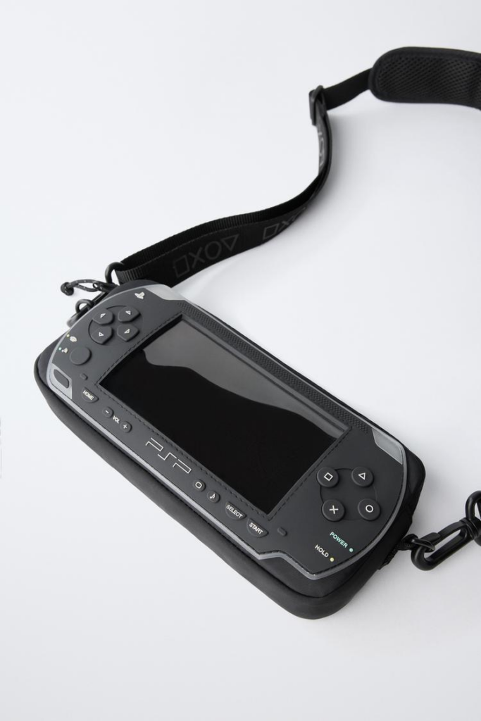 Zara выпустила сумку в виде Sony PSP: цена, дизайн и почему аксессуар стал хитом среди геймеров
